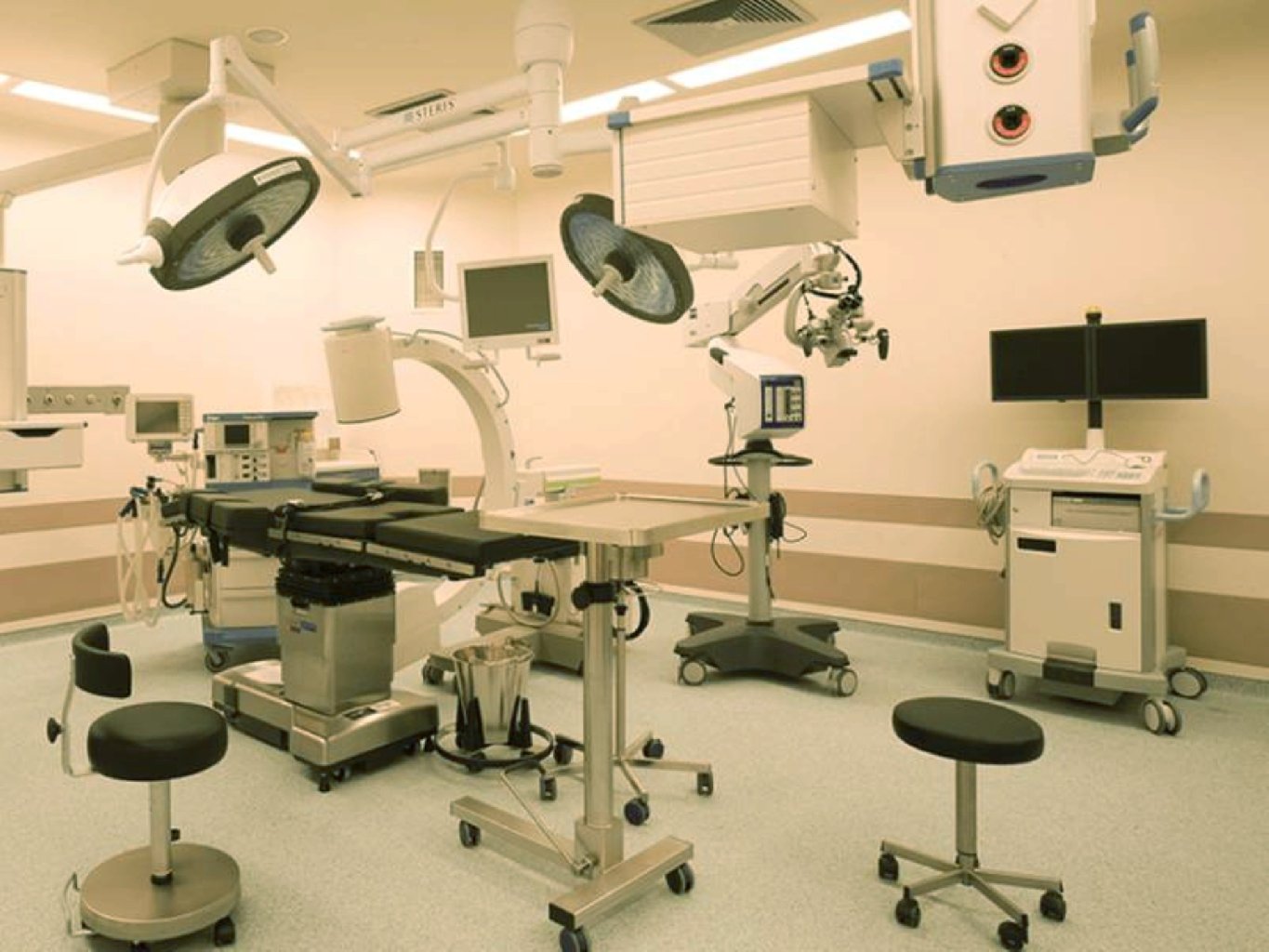 Cərrahi İntensiv Baxım: Tərif, Əhəmiyyəti və Tətbiq Edilmə Səbəbləri