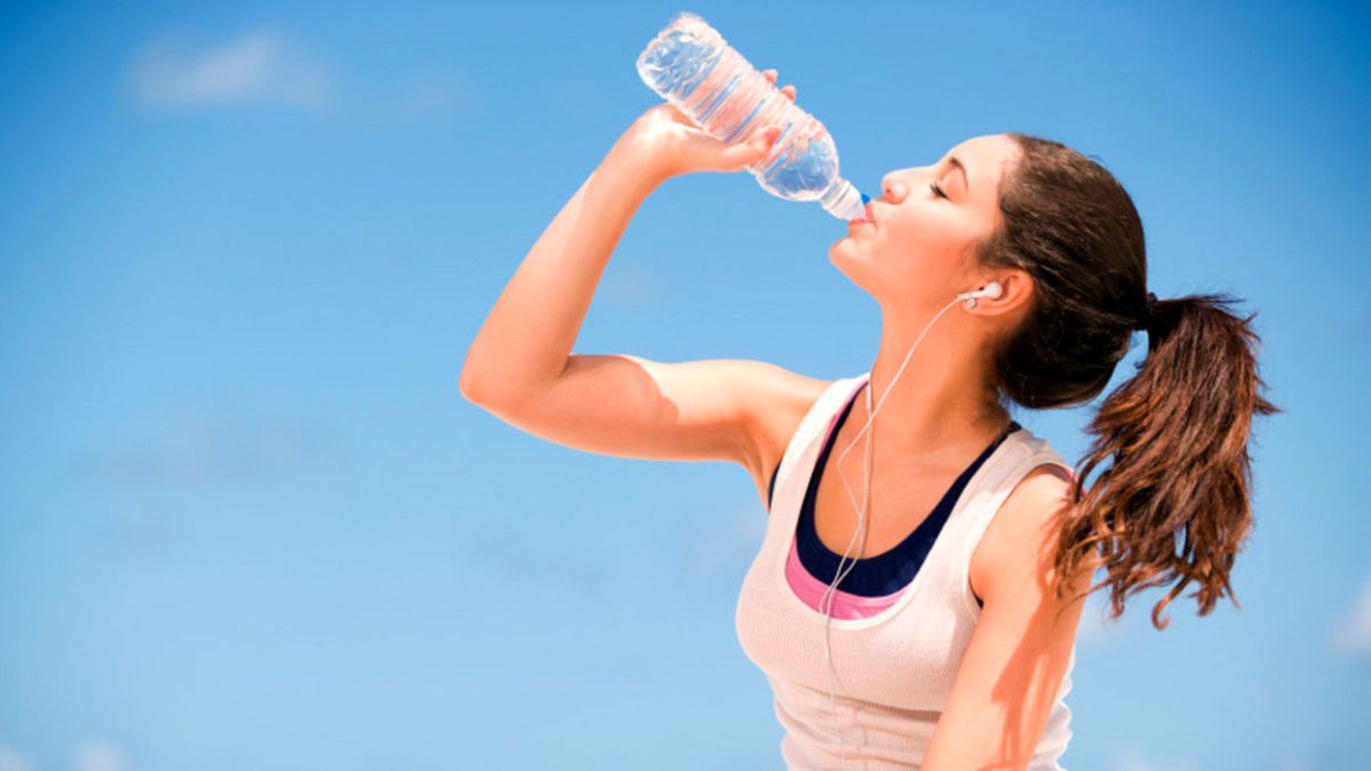 Su istehlakının əhəmiyyəti: kifayət qədər su içərək sağlam və sağlam qalın